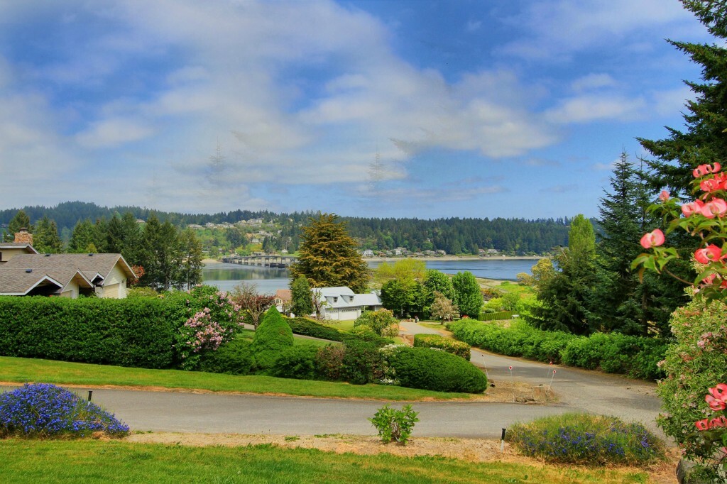 Property Photo:  221 Bella Vista Dr  WA 98333 