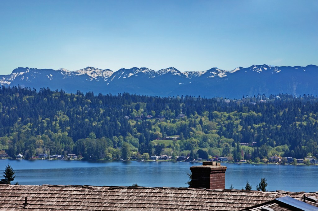 Property Photo: 17209 NE 4th Place WA 98008