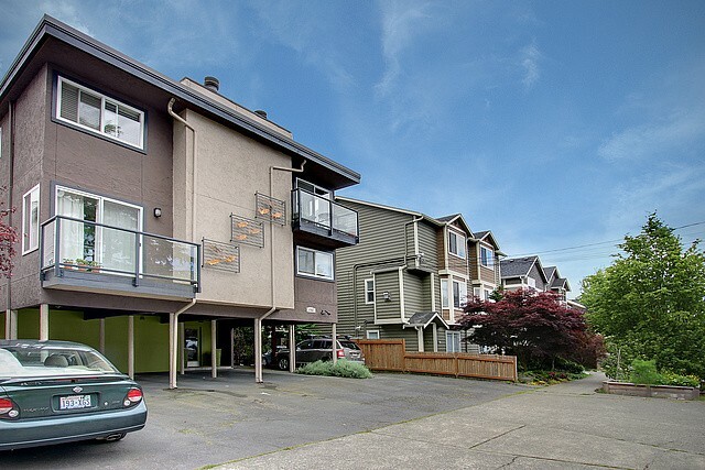 Property Photo:  1751 NW 58th St 5  WA 98107 