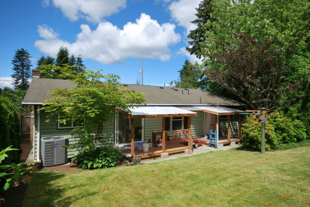 Property Photo: 15868 14th Ave NE WA 98155