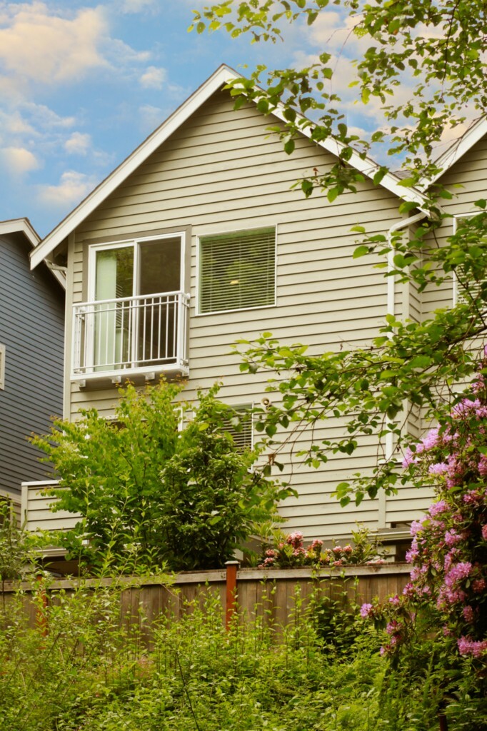 Property Photo:  4533 NE 55th St A  WA 98105 