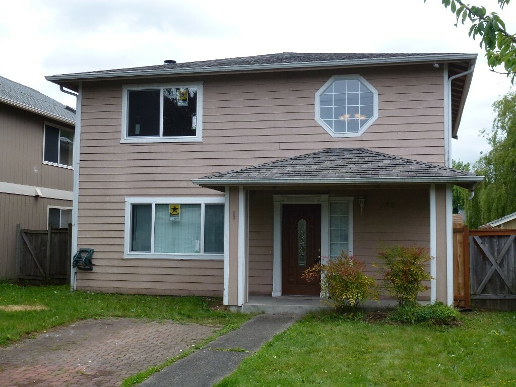 Property Photo: 928 3rd Ave N WA 98032