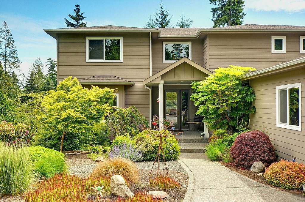 Property Photo:  972 Isaac Ave NE  WA 98110 