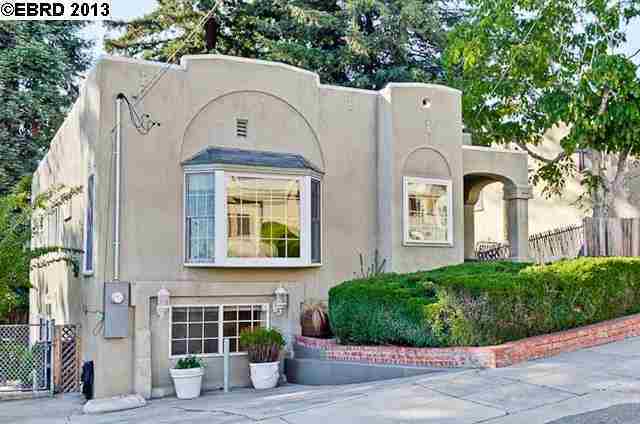 Property Photo:  2933 Maxwell Ave  CA 94619 