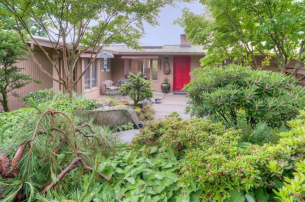 Property Photo: 2404 128th Ave SE WA 98005