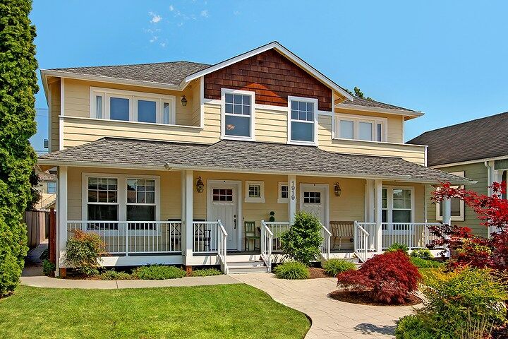 Property Photo:  1919 Hoyt Ave A  WA 98201 