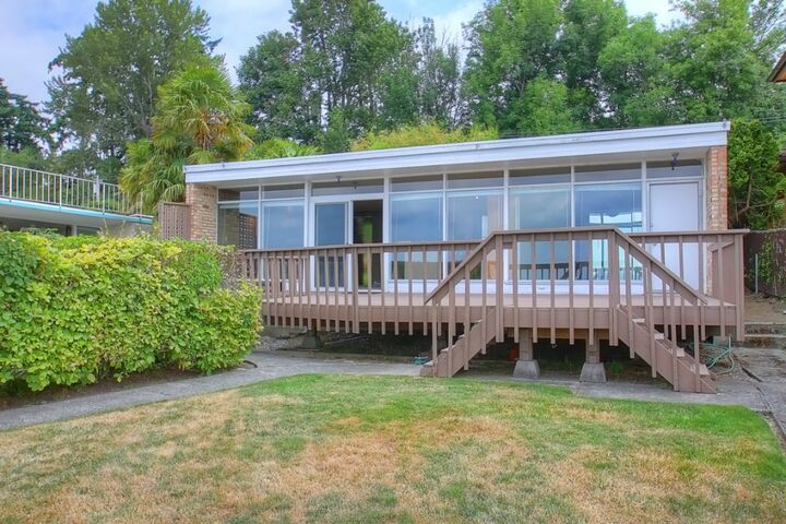 Property Photo:  191 Lake Ave W  WA 98033 