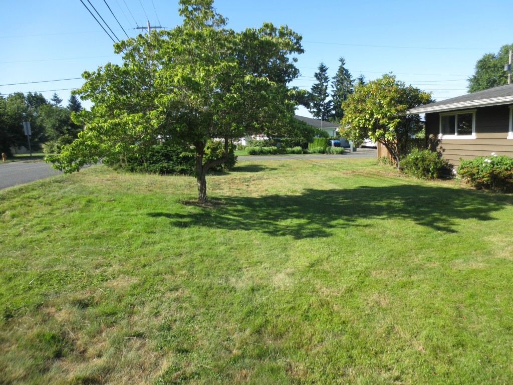 Property Photo: 1500 Pine Ave WA 98290