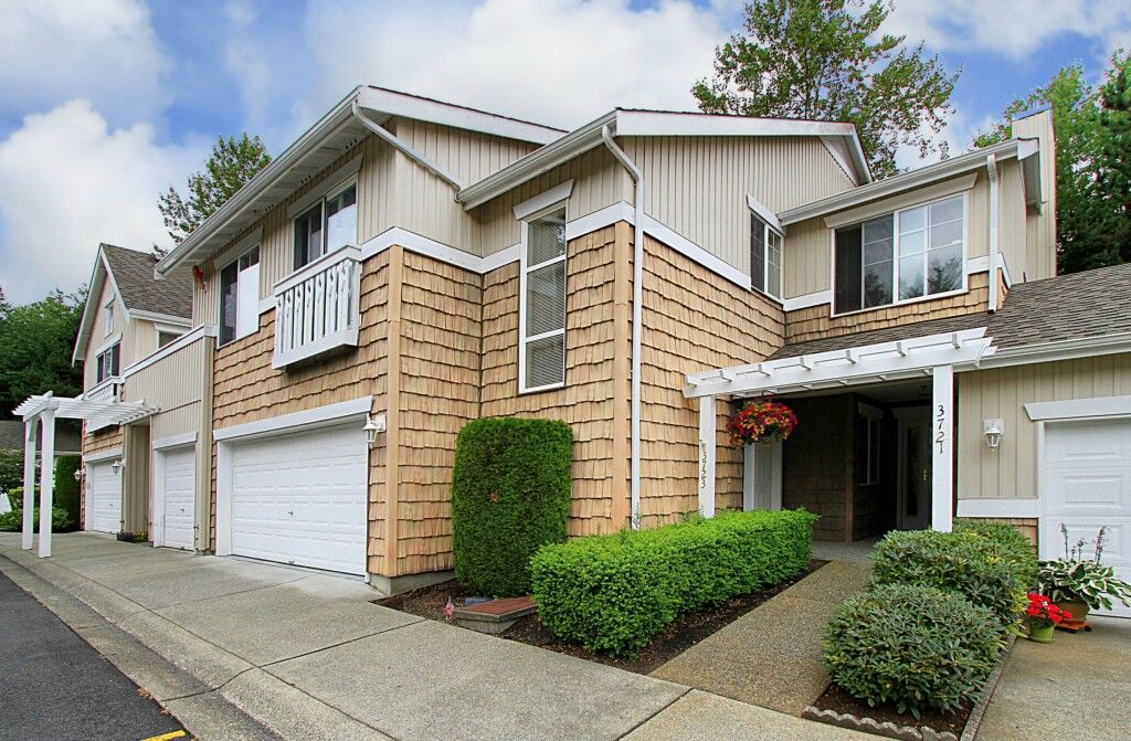 Property Photo:  3723  257th Avenue SE  WA 98029 