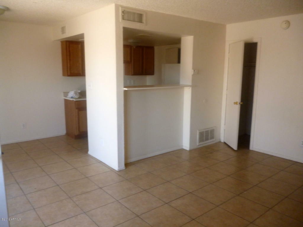 Property Photo:  4216 S 46th Place  AZ 85040 