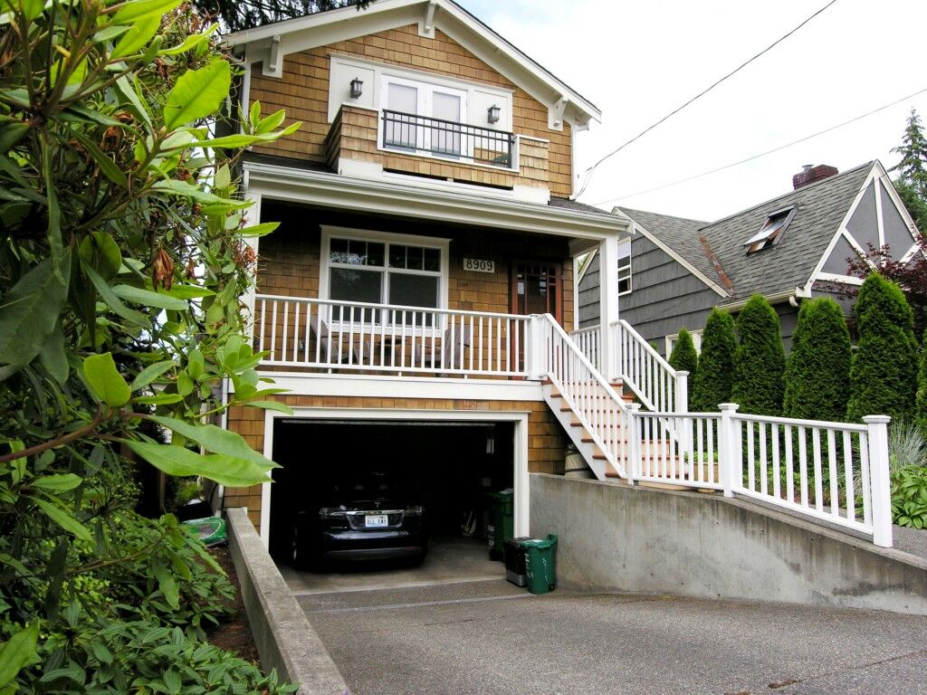 Property Photo: 8909 12th Avenue NE WA 98115