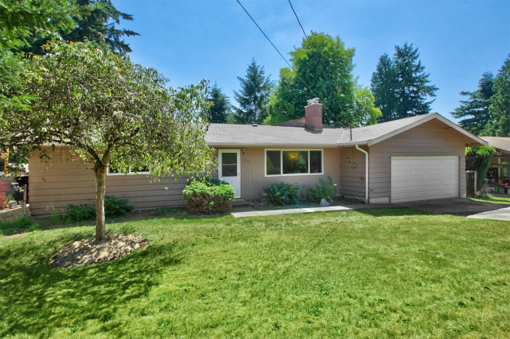 Property Photo:  7515 NE 202nd Place  WA 98028 