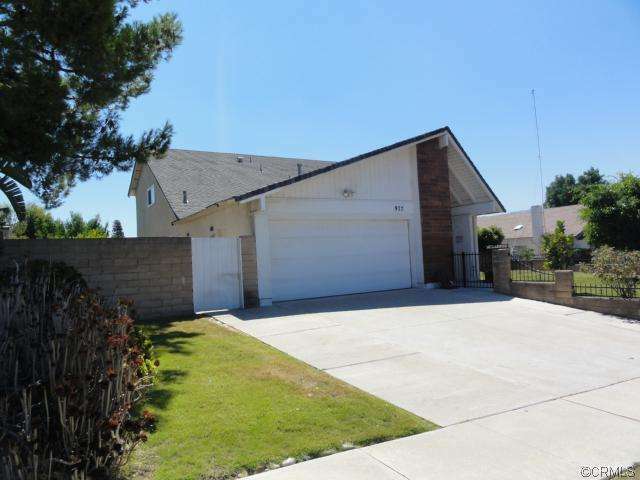 Property Photo:  977 Oakdale Street  CA 92880 