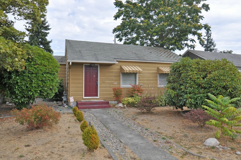 Property Photo:  6611 S Mullen St  WA 98409 