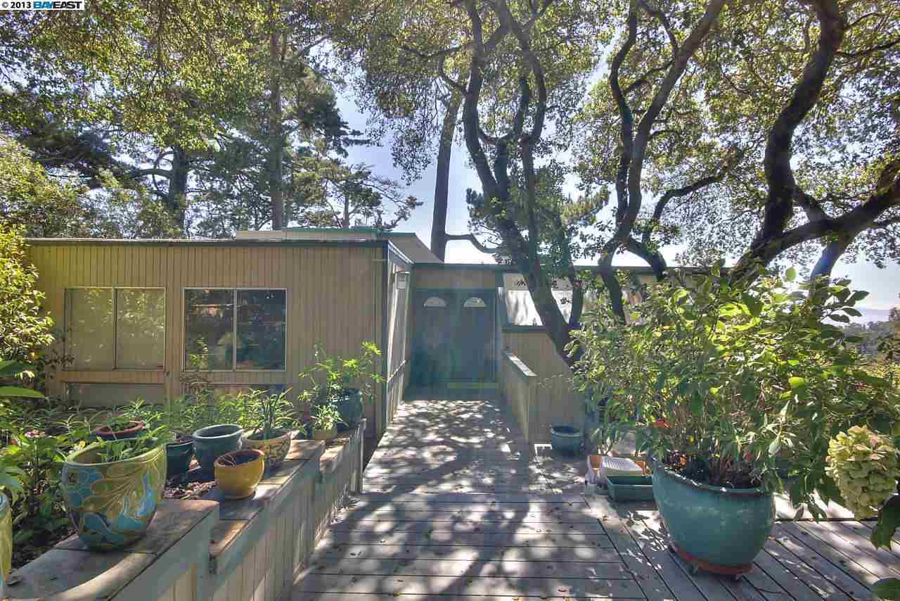 Property Photo: 8011 Skyline Blvd CA 94611-1118