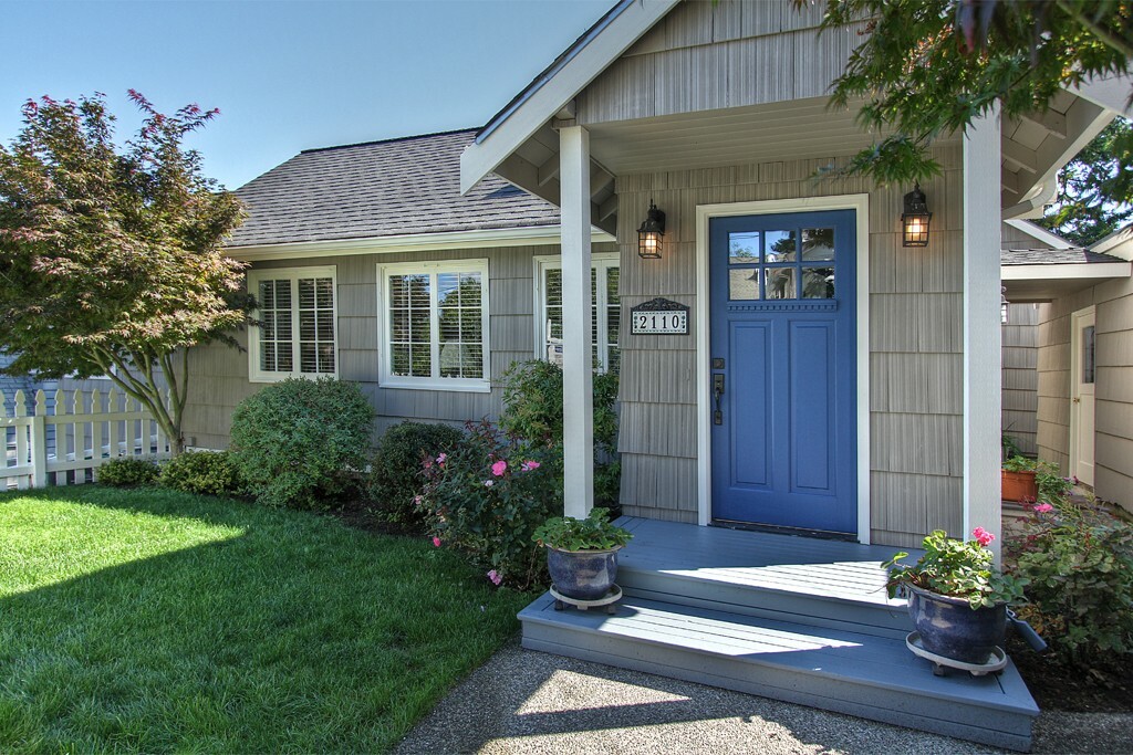 Property Photo:  2110 Madrona Point Dr  WA 98312 