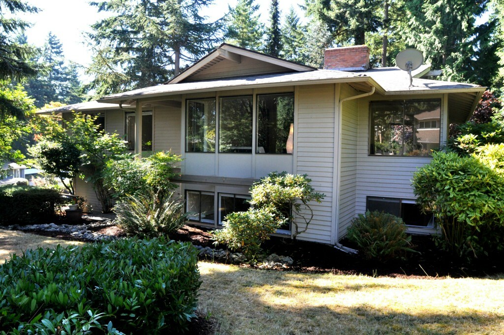 Property Photo:  3105 165th Ave SE  WA 98008 