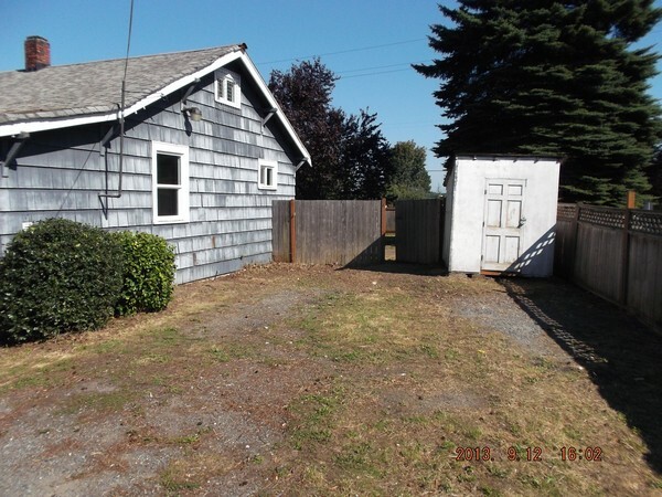 Property Photo:  6214 Commercial Ave  WA 98203 