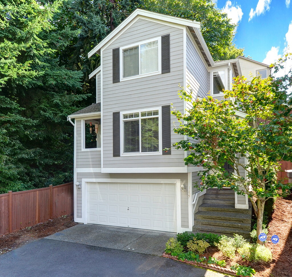 Property Photo:  11427 NE 117th St  WA 98034 
