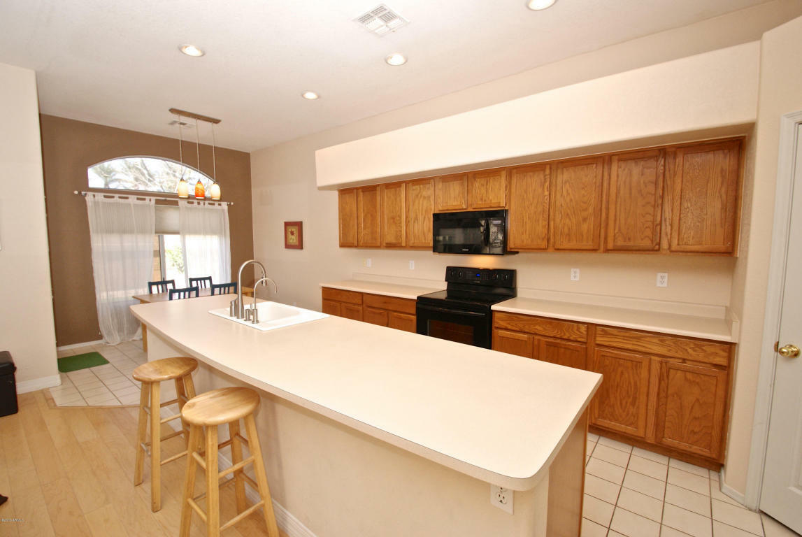 Property Photo:  1828 S Saddle Street  AZ 85233 