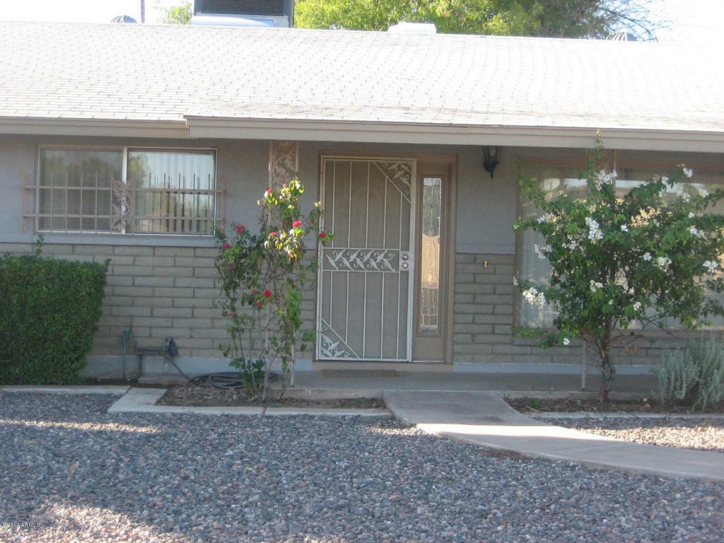 Property Photo:  821 N Spur Circle  AZ 85203 