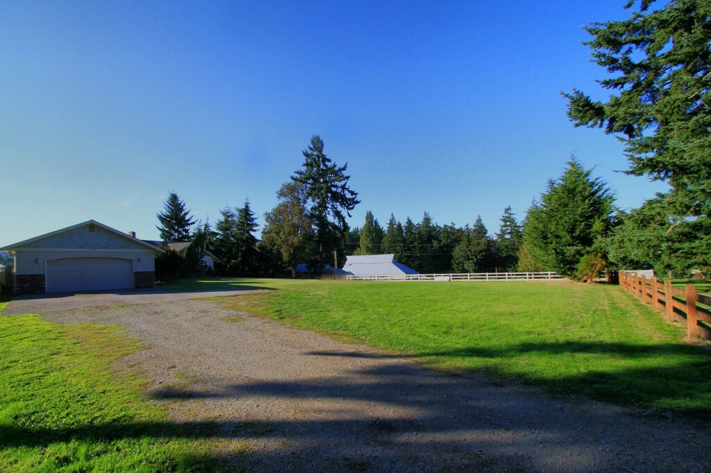 Property Photo:  605 Moe Rd  WA 98282 