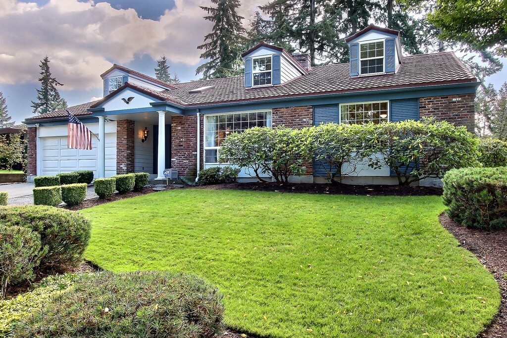 Property Photo: 14223 SE 165th Place WA 98058