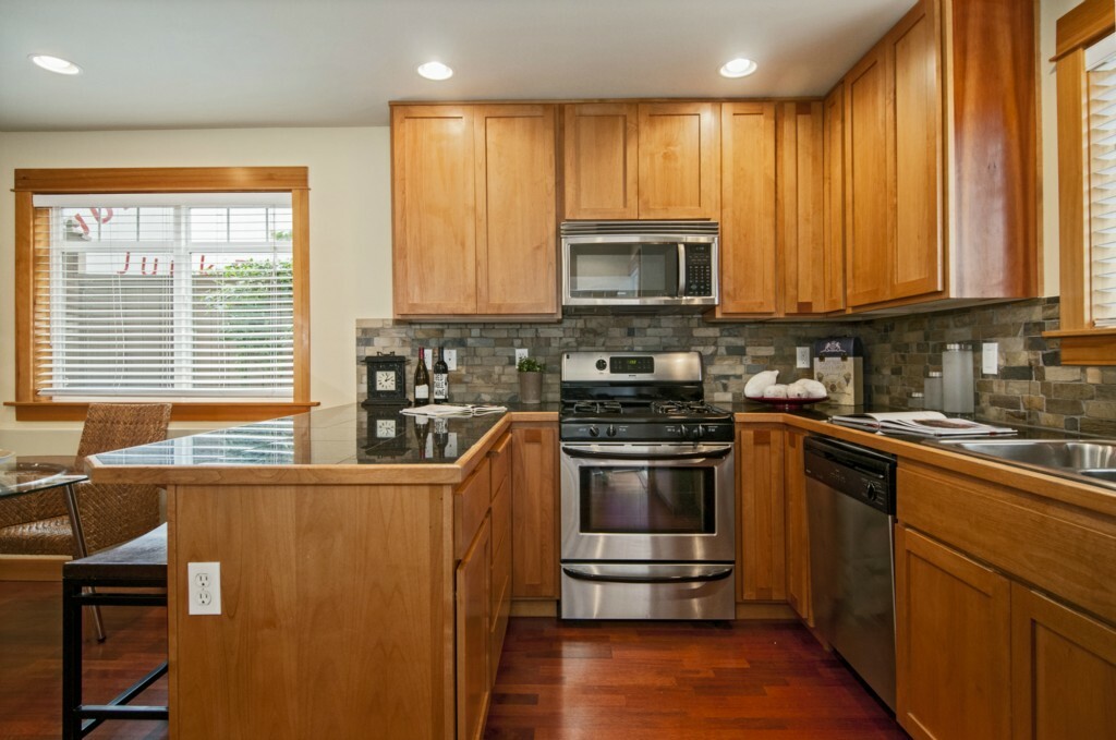 Property Photo:  2325 Franklin Ave E A  WA 98102 