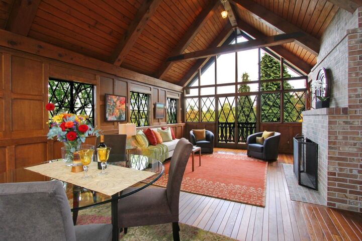 Property Photo:  2315 14th Avenue E  WA 98112 
