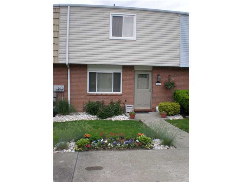 Property Photo:  2028 Denning Way  PA 15137 
