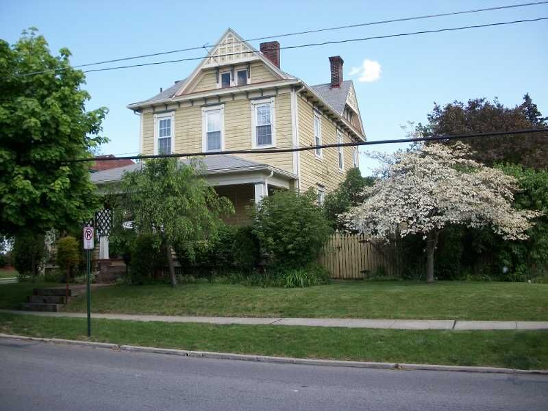Property Photo:  100 South High Street  PA 16063 