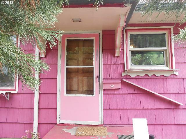 Property Photo: 2743 Potter St OR 97405