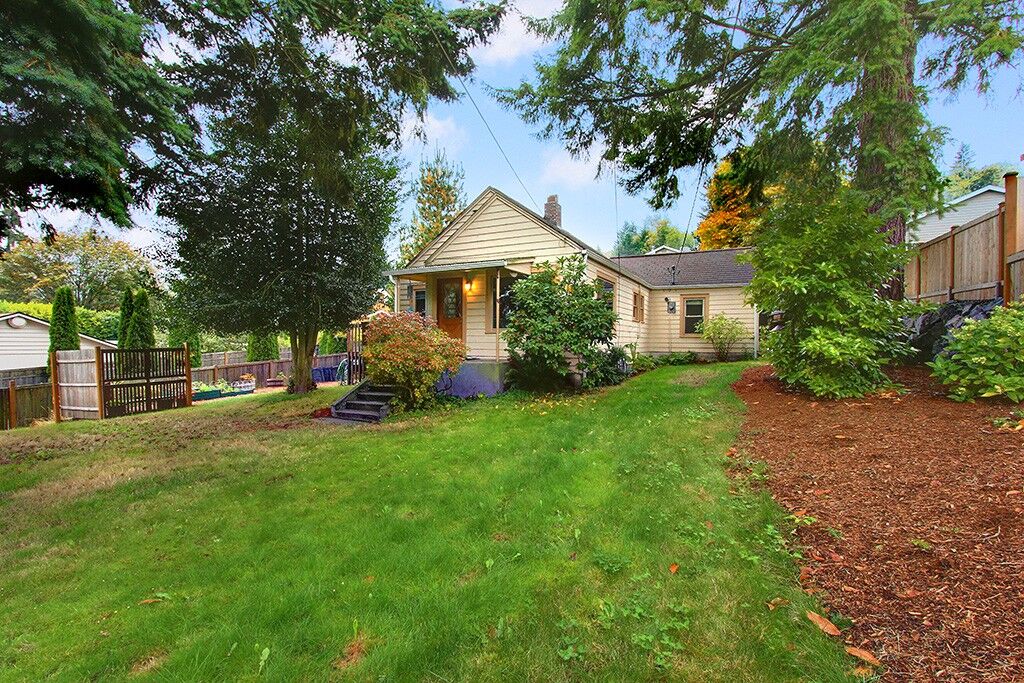 Property Photo: 19615 55th Avenue NE WA 98155
