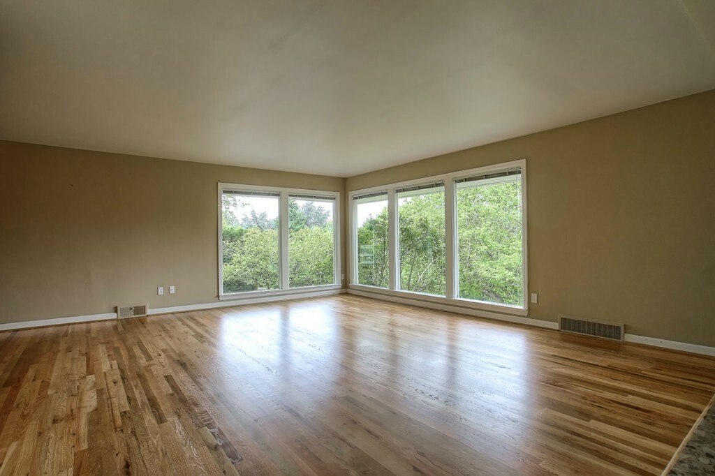 Property Photo:  8300 Overlake Dr W  WA 98039 