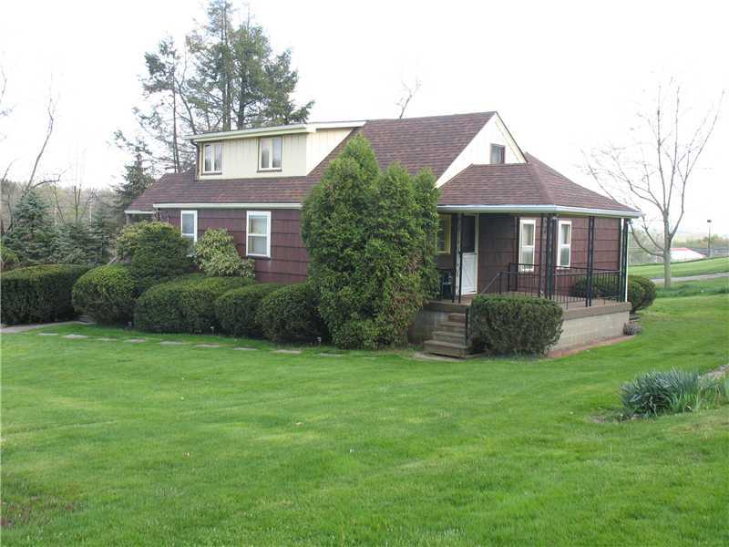 Property Photo:  111 Evergreen Drive  PA 15065 