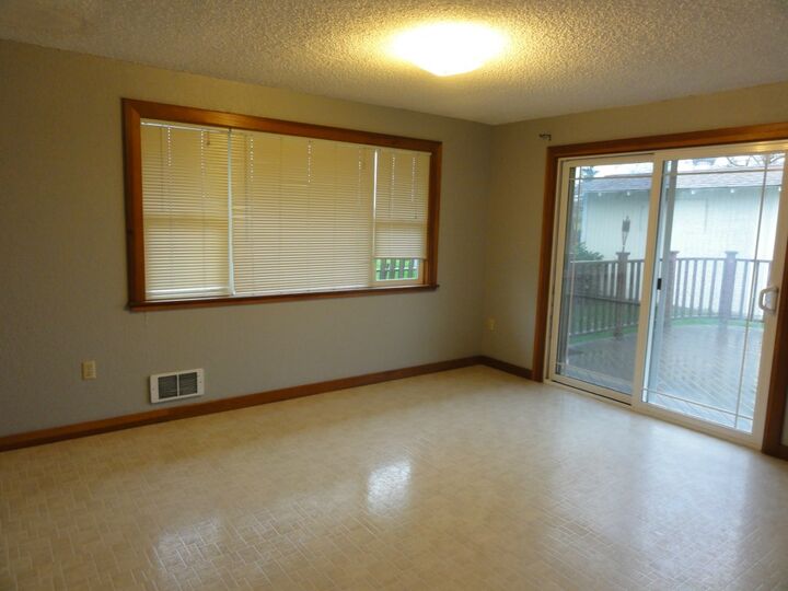 Property Photo:  550 Charwilla  WA 98022 