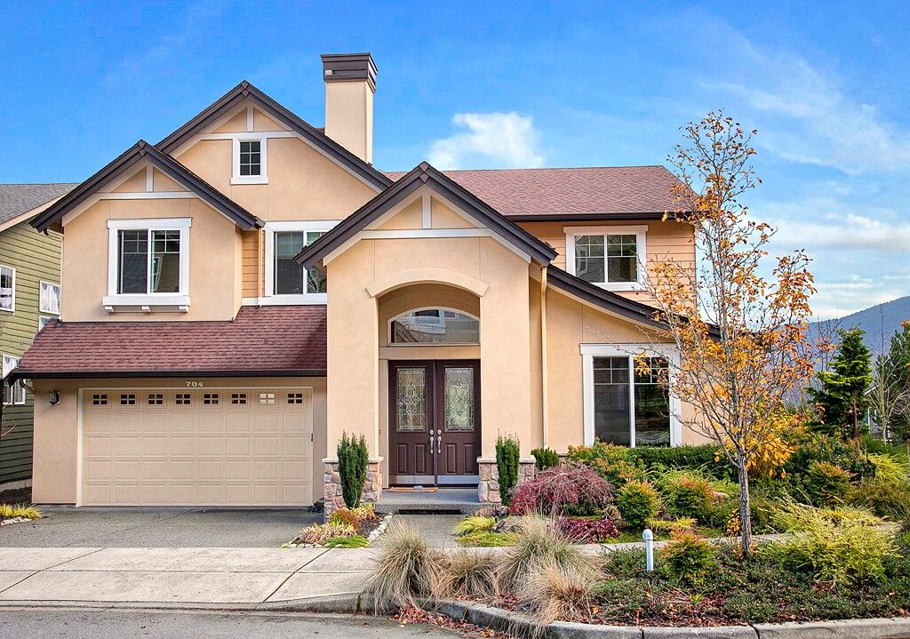Property Photo: 704 Summerhill Ridge Drive NW WA 98027