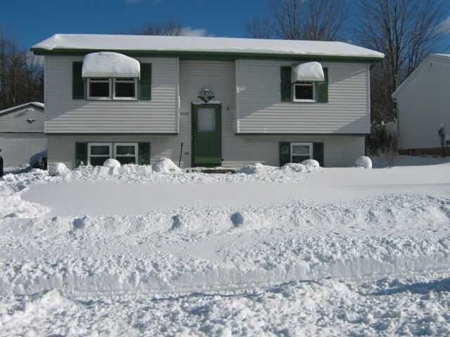 Property Photo: 3909 Roxanna Drive PA 16510