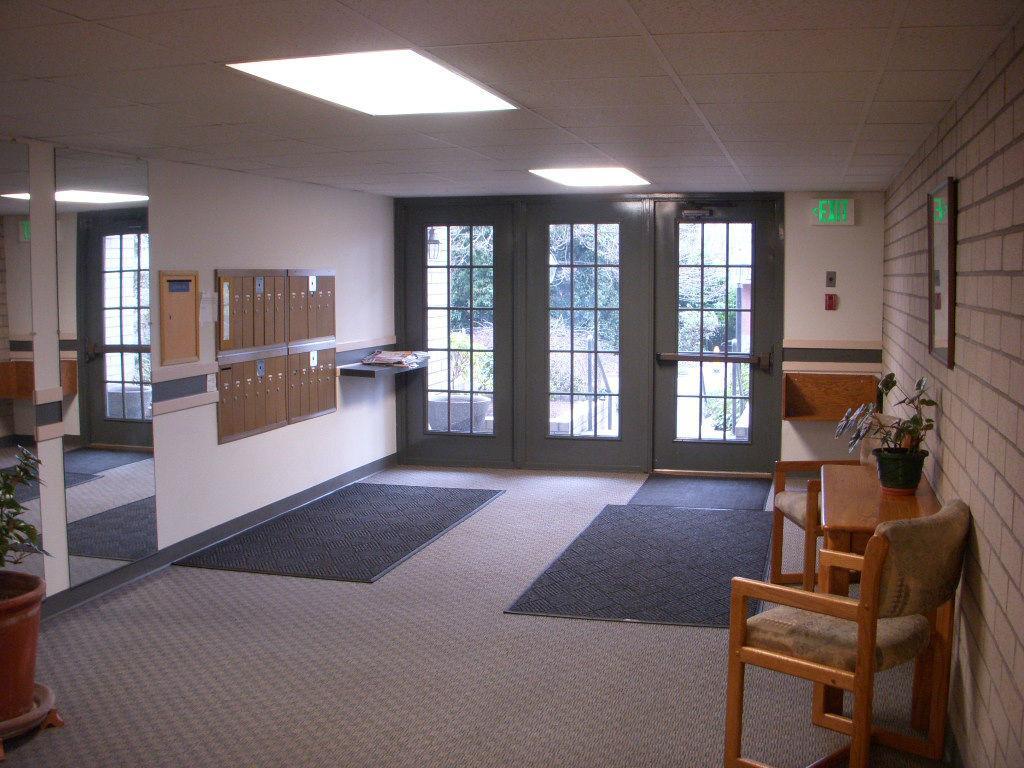 Property Photo: 965 W Nickerson St 23 WA 98119