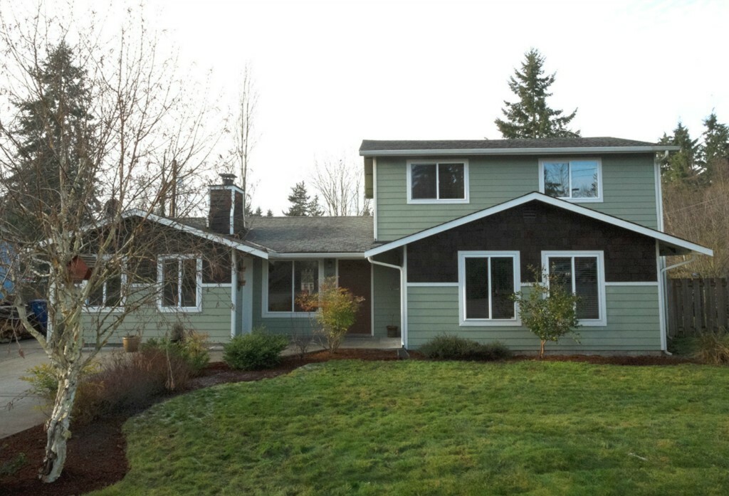 Property Photo:  406 93rd Dr SE  WA 98258 