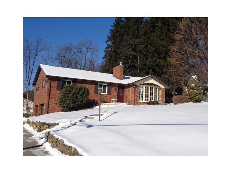 Property Photo:  124 Claridge  PA 15108 