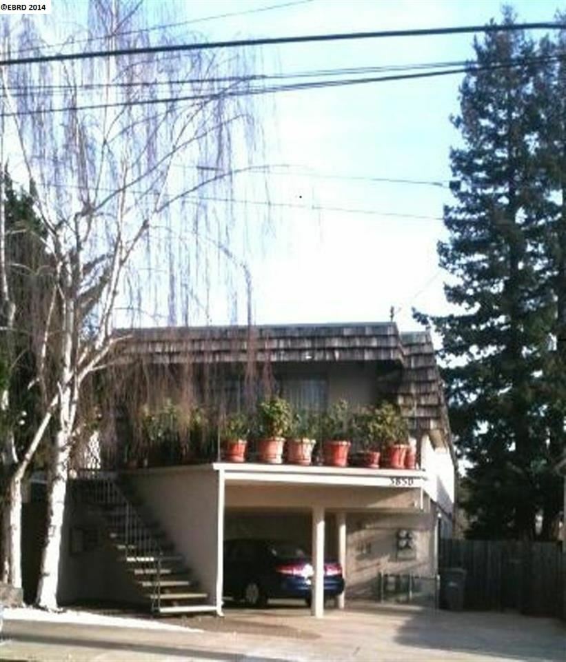 Property Photo:  3850 39th Ave  CA 94619 