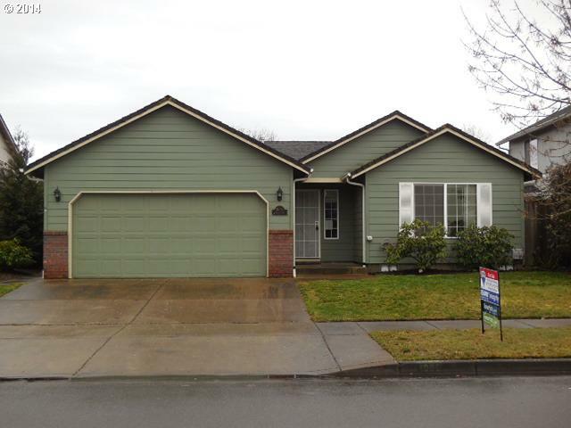 Property Photo: 1066 Argon Ave OR 97404