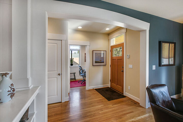 Property Photo: 9113 25th Avenue NE WA 98115