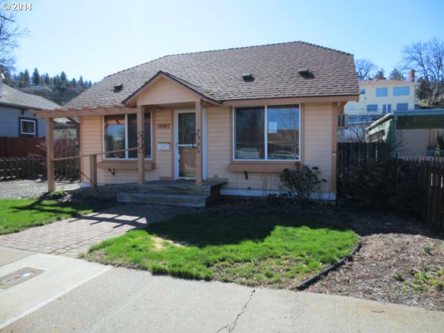 Property Photo:  404 W 15th  OR 97058 