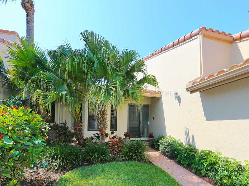 Property Photo:  2337 Harbour Oaks Drive  FL 34228 