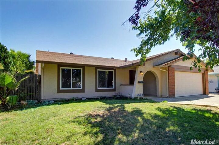 9120 Plumgrove Way  Sacramento CA 95826 photo