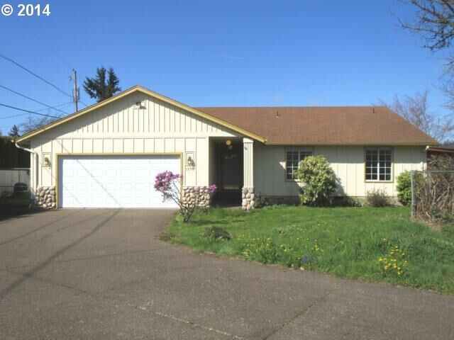 Property Photo:  1350 South St  OR 97401 