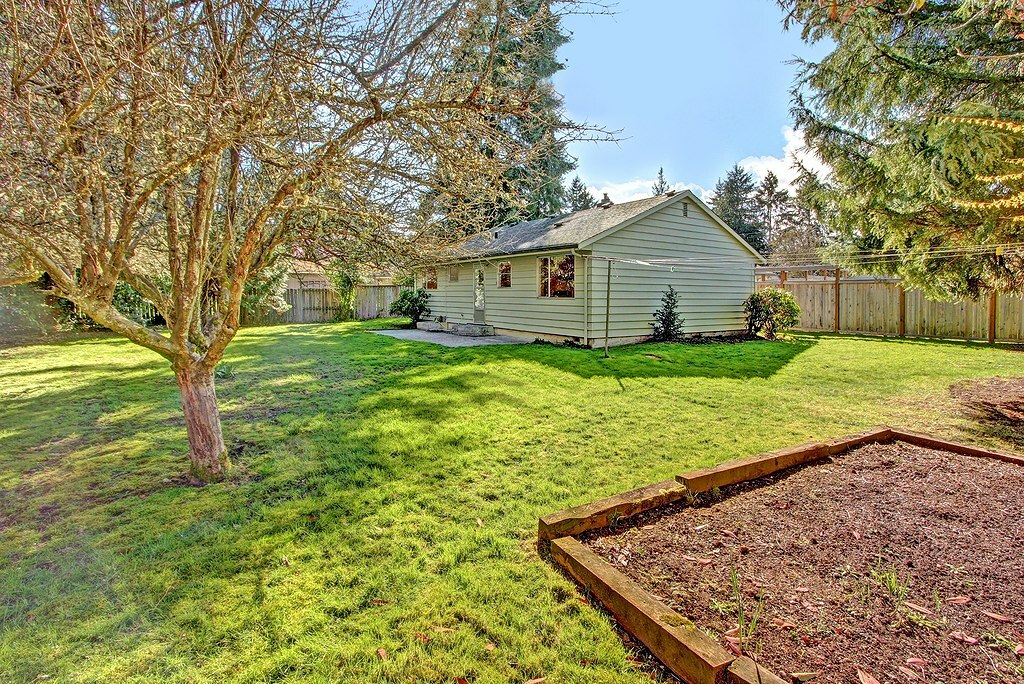 Property Photo:  16902 21st Ave SW  WA 98166 