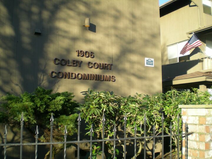 Property Photo: 1906 Colby Ave WA 98201